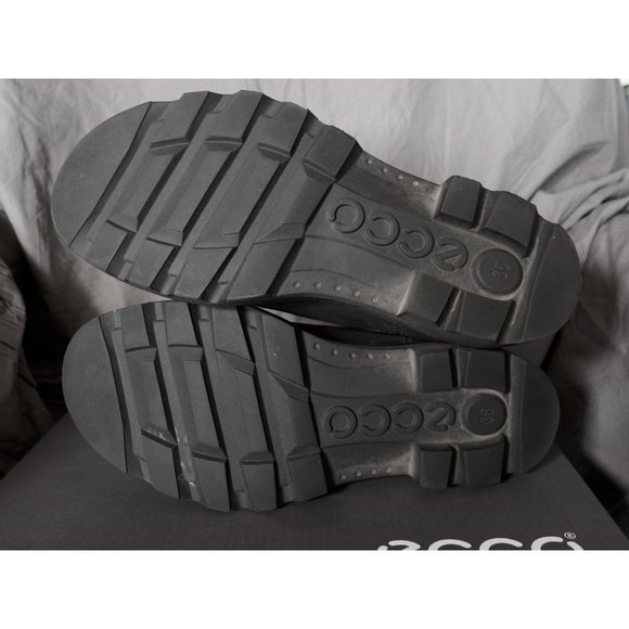 Ecco Grainer Chelsea Boot in Oiled Nubuck in 5/5.5 - Picture 6 of 7